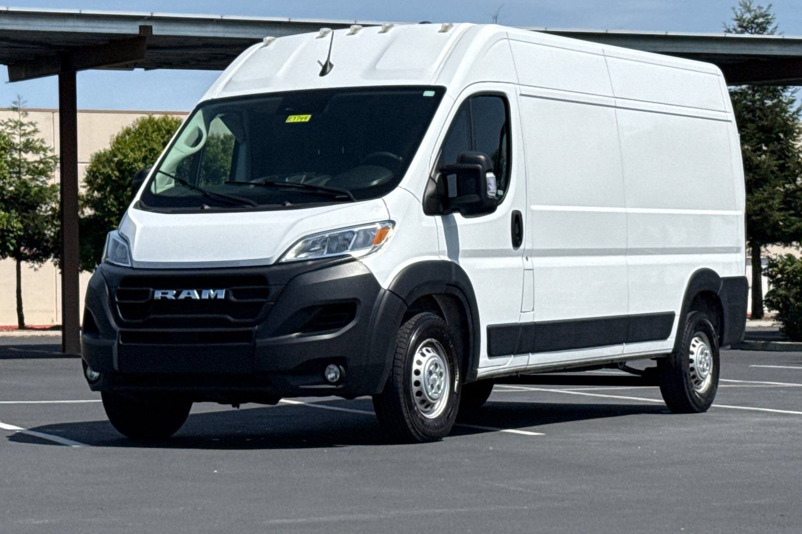 Used 2024 RAM ProMaster 2500 w/ Convenience Group FWD image 15