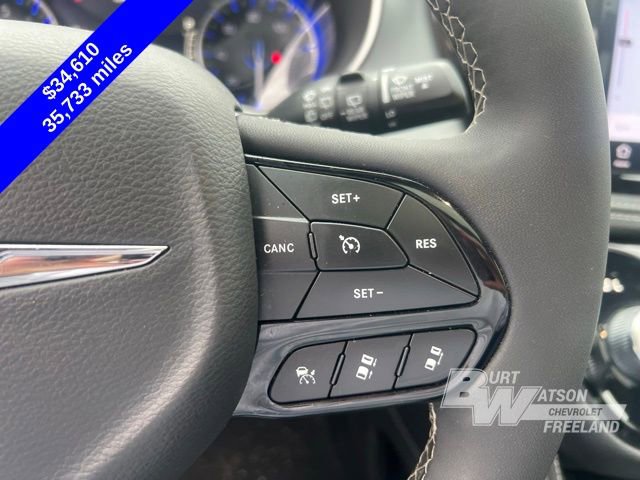 Used 2025 Chrysler Pacifica Limited FWD image 16