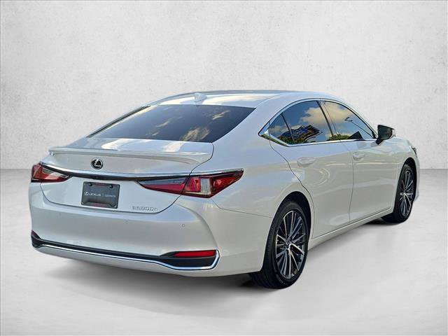Used 2025 Lexus ES 300h w/ Premium Package FWD image 5