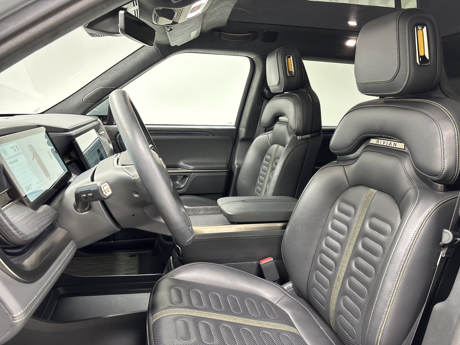 Used 2024 Rivian R1S Adventure AWD/4WD image 20