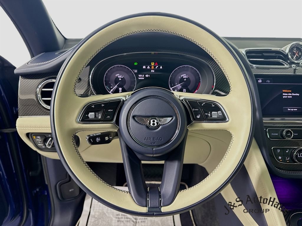 Used 2022 Bentley Bentayga AWD/4WD image 12