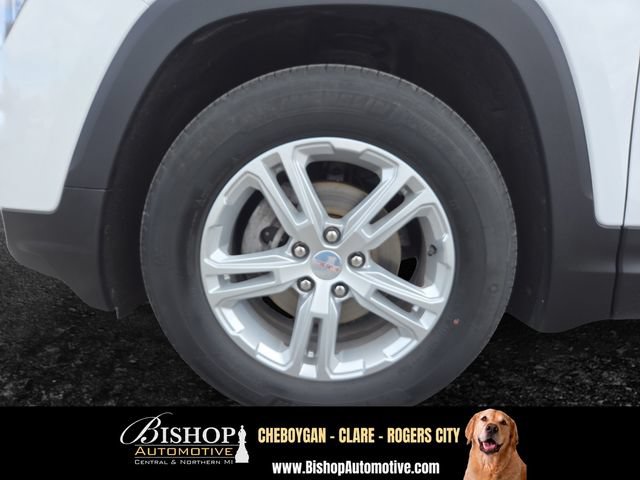 Used 2024 GMC Terrain SLE w/ LPO, Floor Liner Package FWD image 14