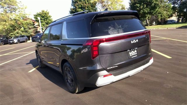 New 2026 Kia Carnival EX image 9
