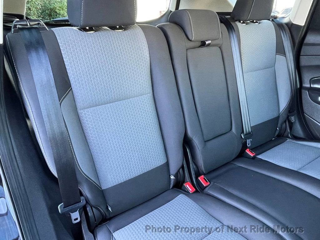 Used 2019 Ford Escape SE image 14