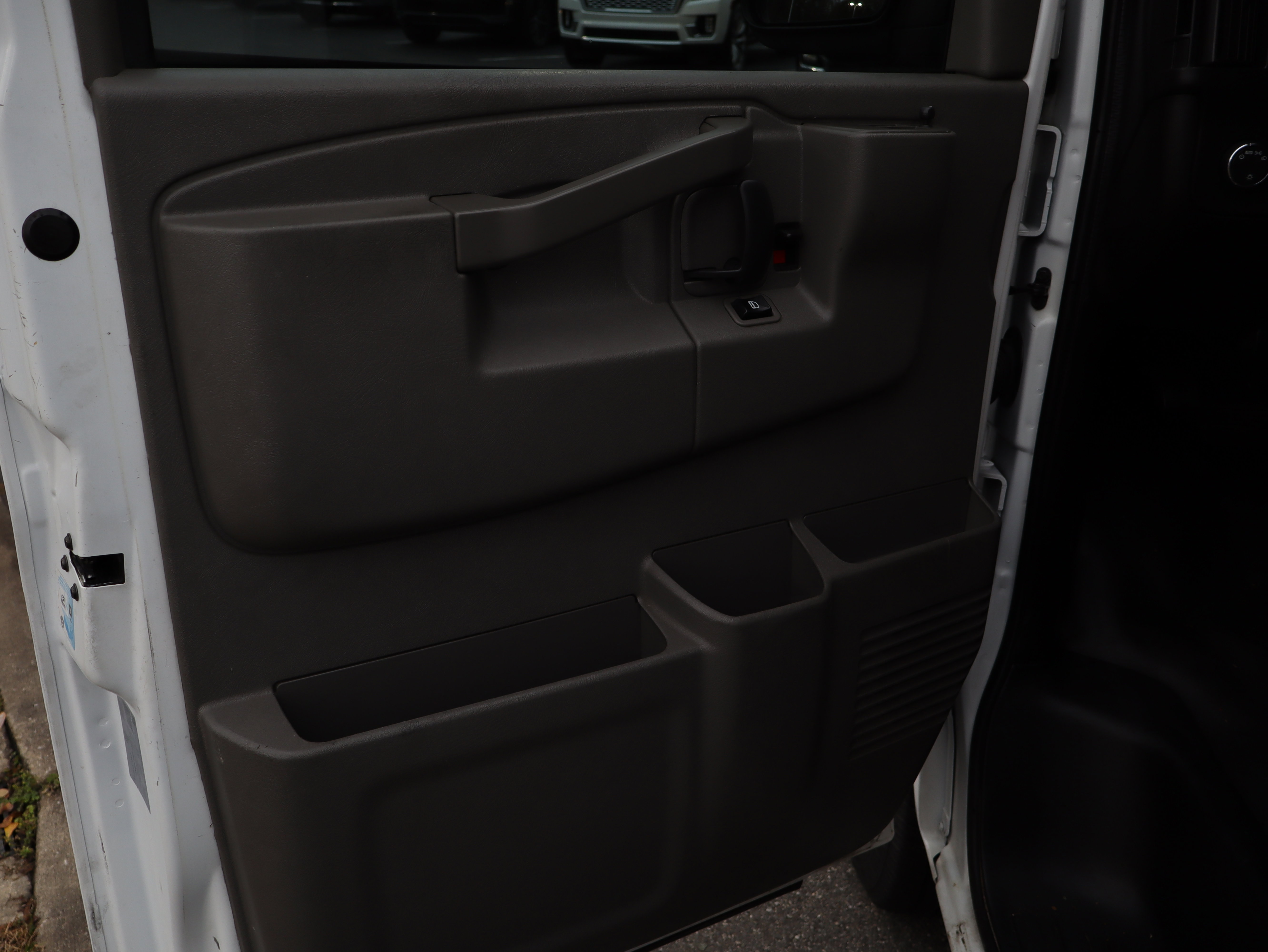 Used 2021 Chevrolet Express 2500 Extended w/ Driver Convenience Package image 10