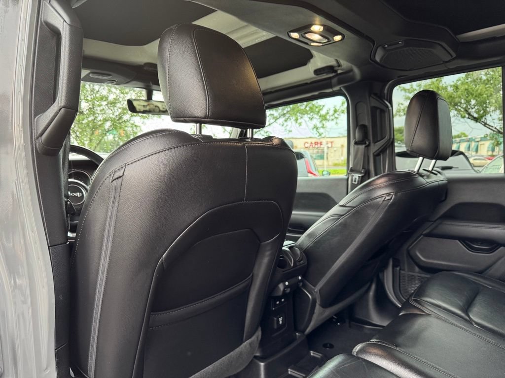 Used 2021 Jeep Wrangler Unlimited Sahara AWD/4WD image 17
