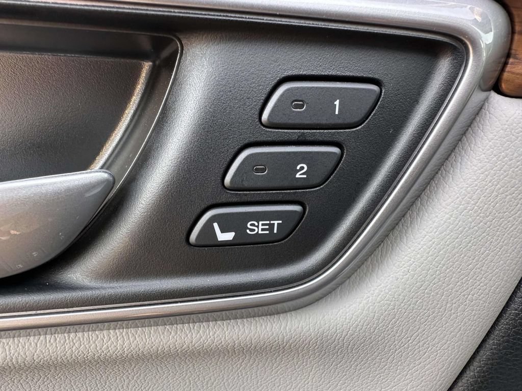 Used 2020 Honda CR-V EX-L image 10