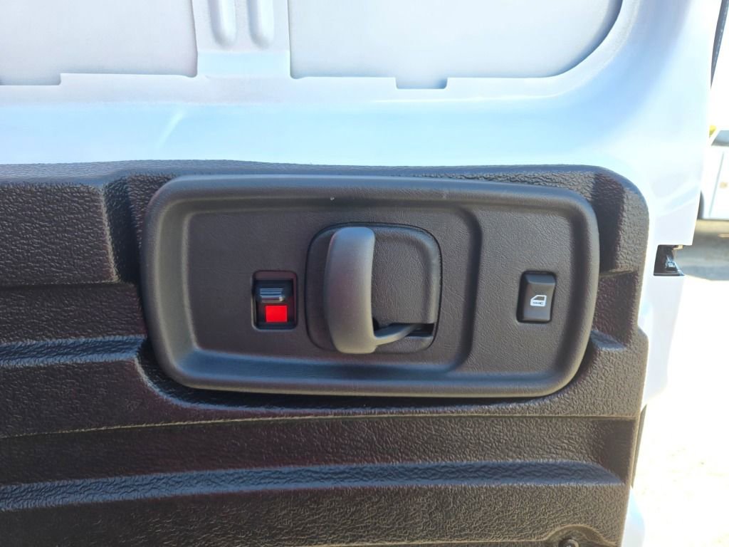 New 2025 Chevrolet Express 2500 Extended w/ Enhanced Convenience Package image 15