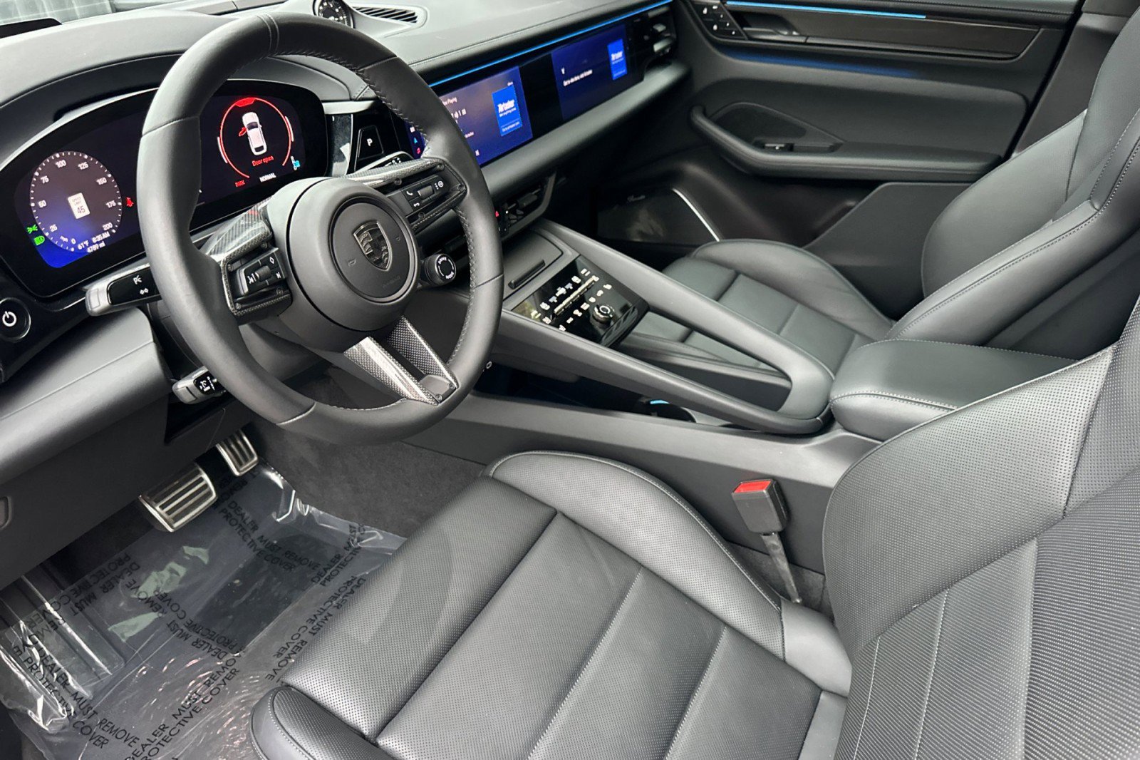 Used 2025 Porsche Macan Turbo Electric w/ Premium Package image 4