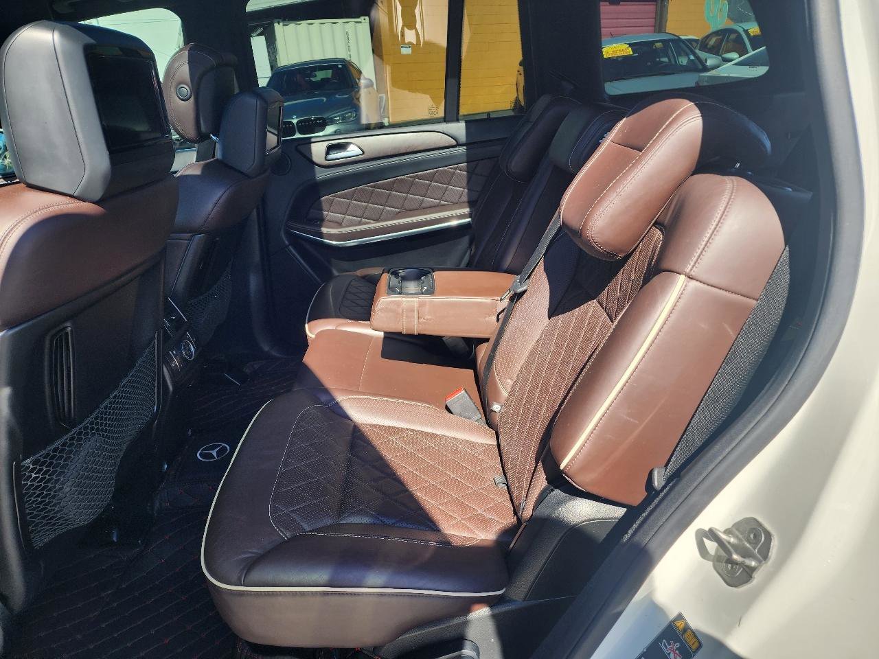 Used 2016 Mercedes-Benz GL 550 4MATIC image 23