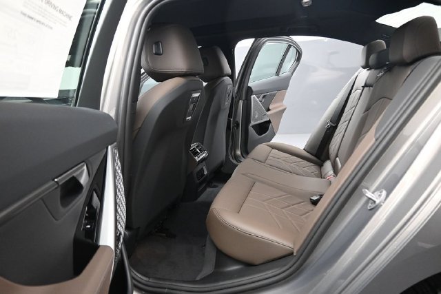 New 2027 BMW 550e xDrive AWD/4WD image 19