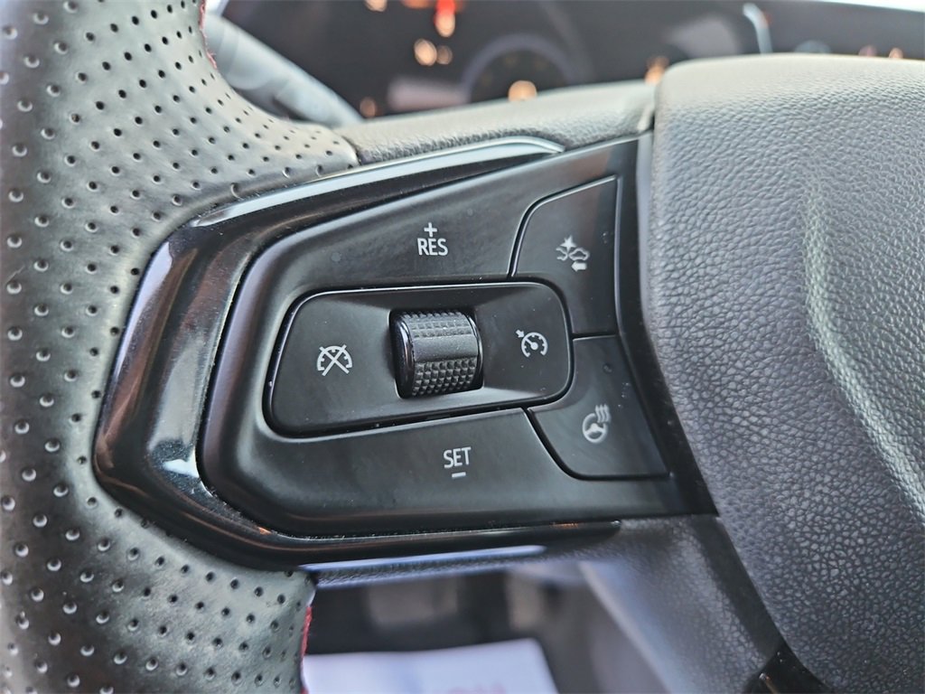 Used 2024 Chevrolet Trax RS w/ Sunroof Package image 34