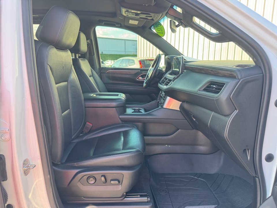 Used 2021 Chevrolet Suburban LT w/ LT Signature Package AWD/4WD image 32