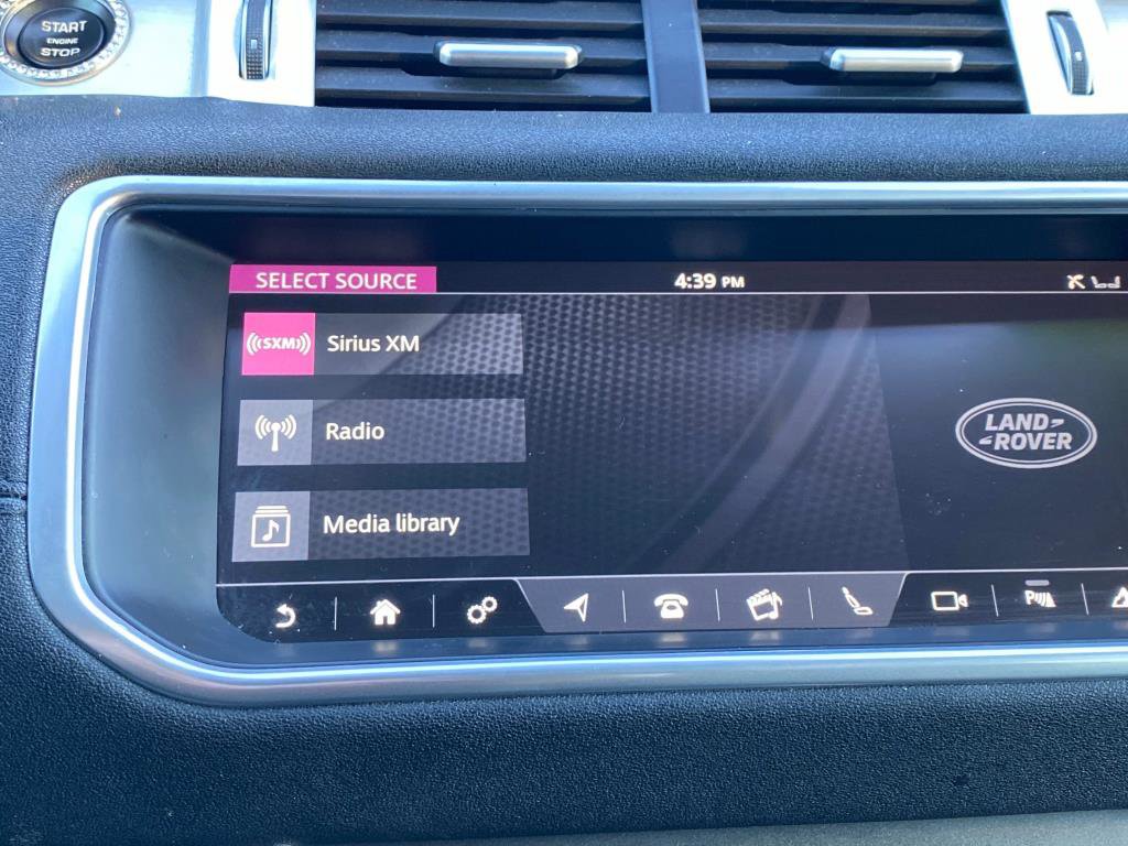 Used 2017 Land Rover Range Rover Evoque SE Premium image 33