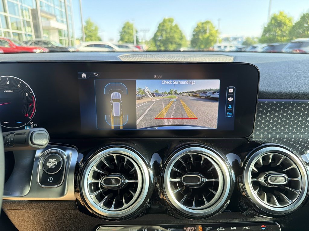 Certified 2025 Mercedes-Benz GLB 250 image 27