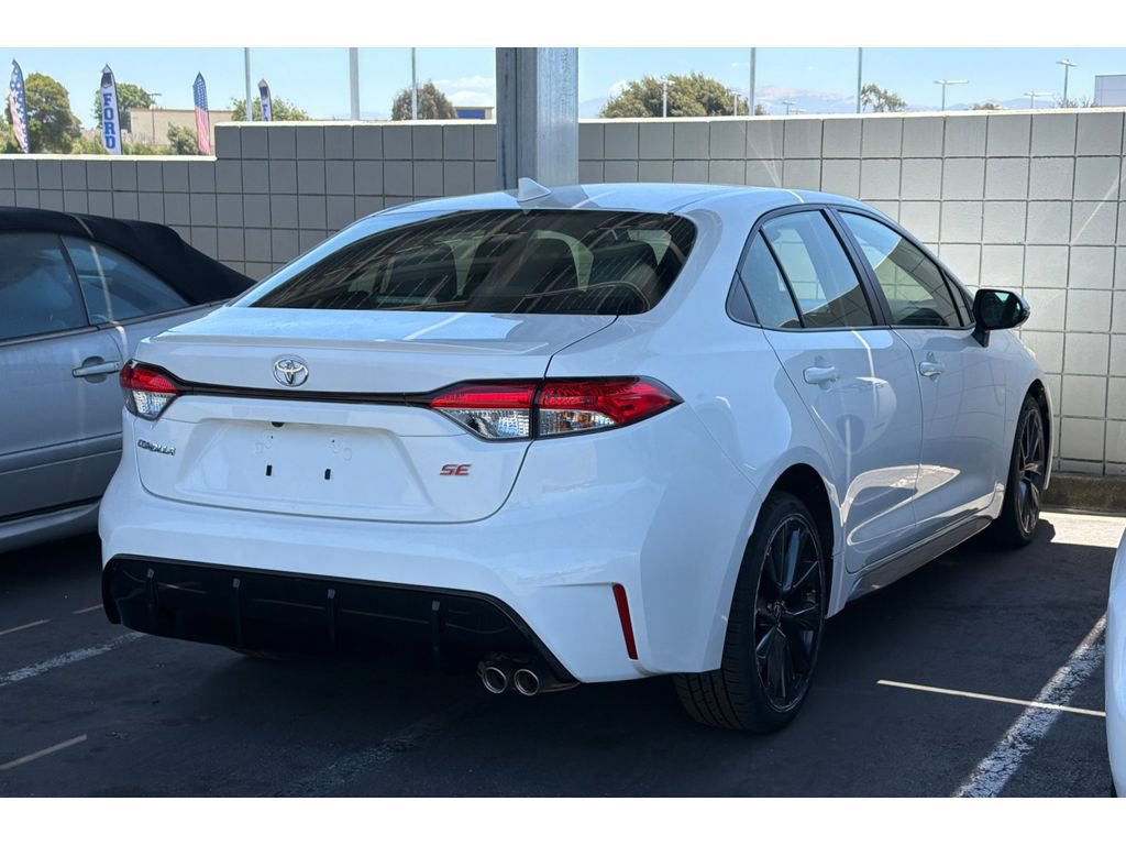 Used 2026 Toyota Corolla SE FWD image 5