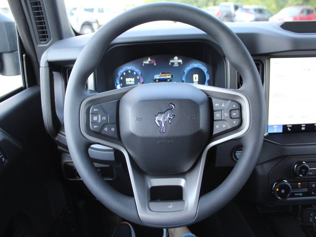 New 2025 Ford Bronco 4-Door image 14