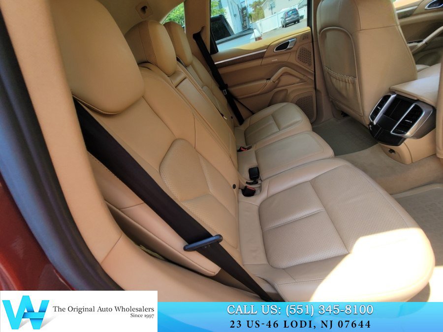 Used 2013 Porsche Cayenne S AWD/4WD image 18