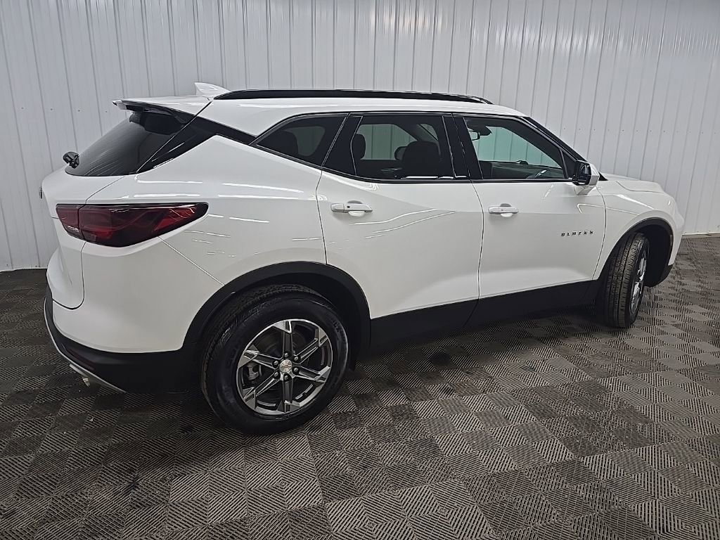 Used 2023 Chevrolet Blazer LT w/ Convenience Package image 3