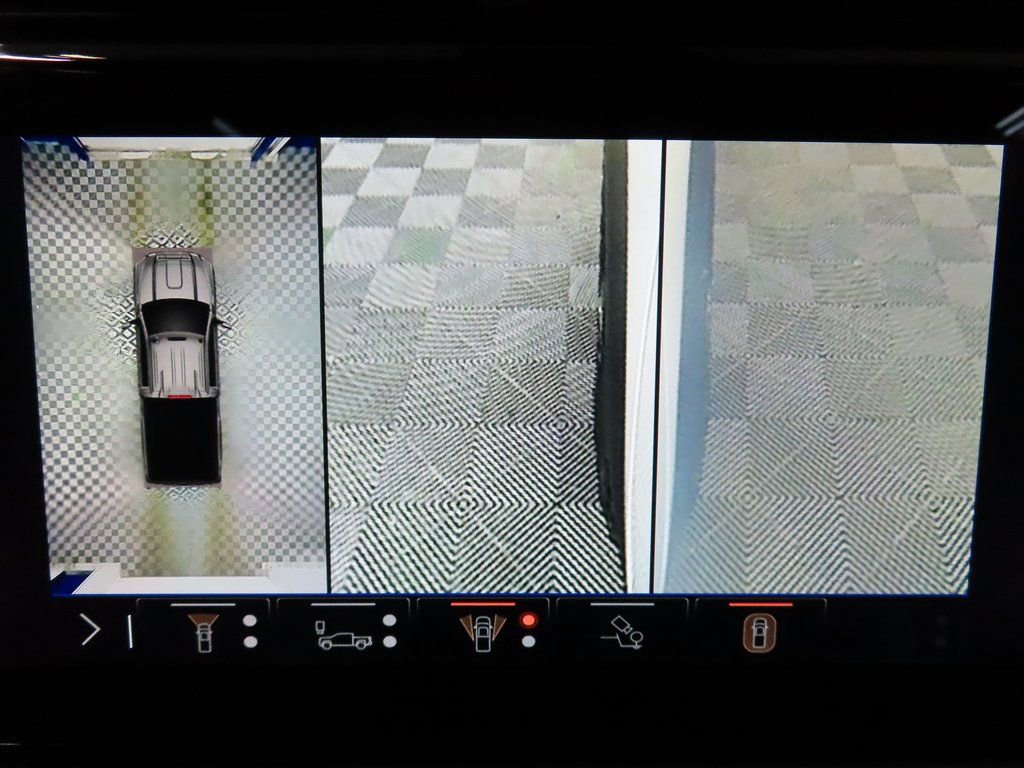 Used 2025 GMC Sierra 3500 AT4 w/ AT4 Premium Plus Package image 19