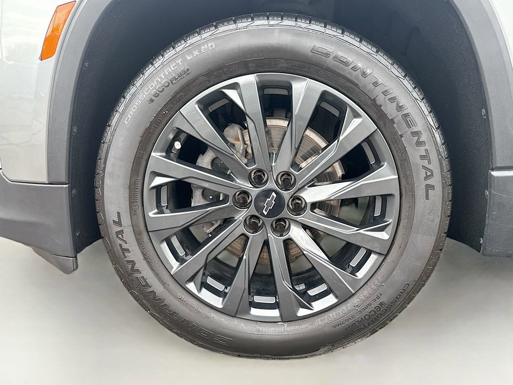 Used 2023 Chevrolet Traverse RS image 32