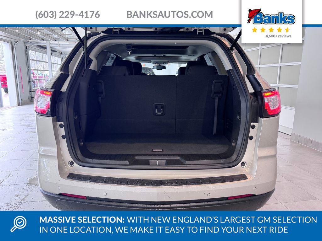 Used 2017 Chevrolet Traverse LT image 7