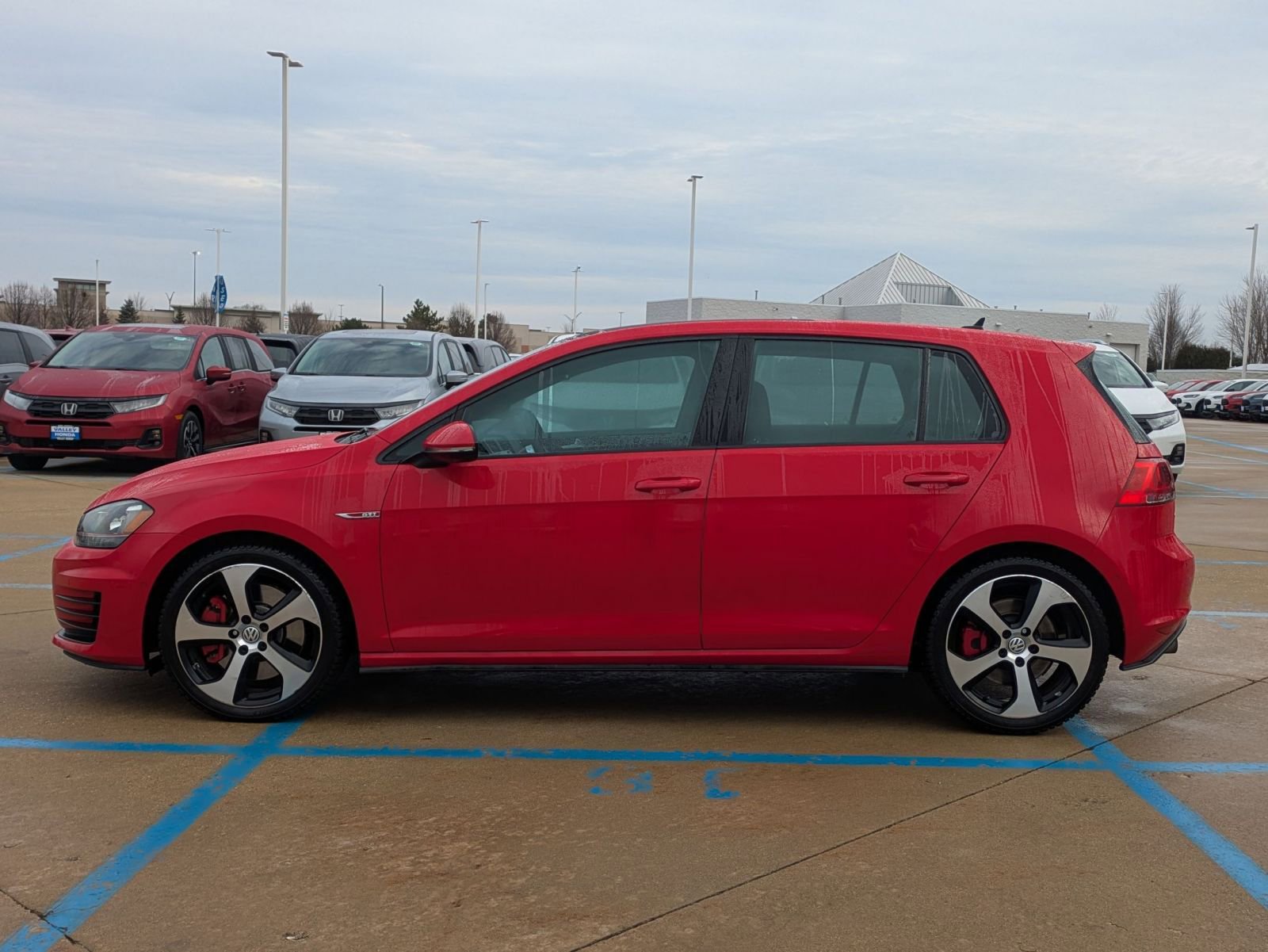 Used 2016 Volkswagen GTI SE w/ Driver Assistance Package image 9