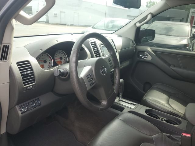Used 2014 Nissan Frontier PRO-4X w/ Pro-4x Luxury Package AWD/4WD image 13