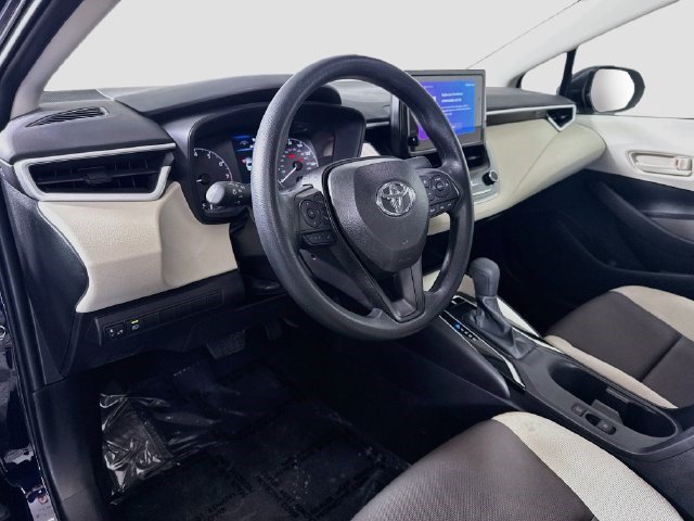 Used 2025 Toyota Corolla LE FWD image 21