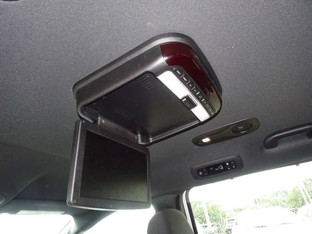 Used 2019 Chrysler Pacifica Touring Plus w/ S Appearance Package FWD image 13