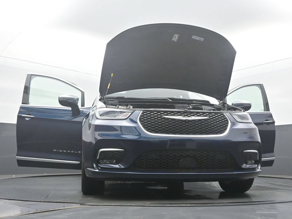 Used 2024 Chrysler Pacifica Pinnacle FWD image 56