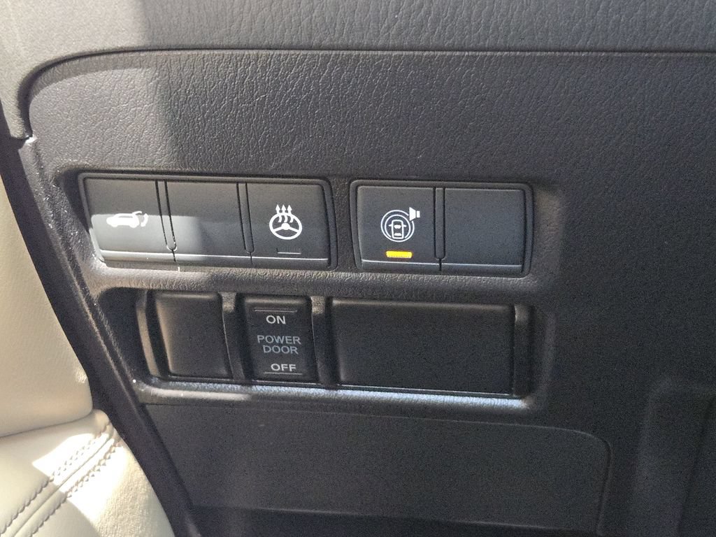 Used 2021 Nissan Armada Platinum w/ Captain's Chairs Package RWD image 23
