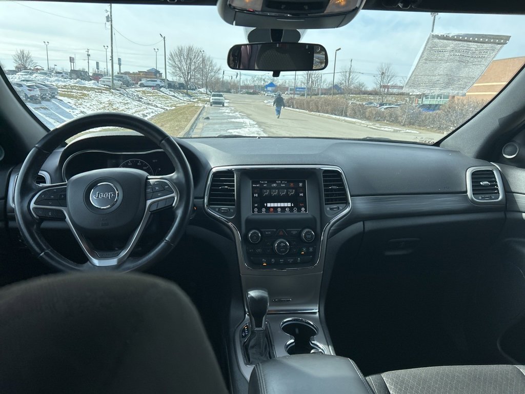 Used 2021 Jeep Grand Cherokee Laredo image 5