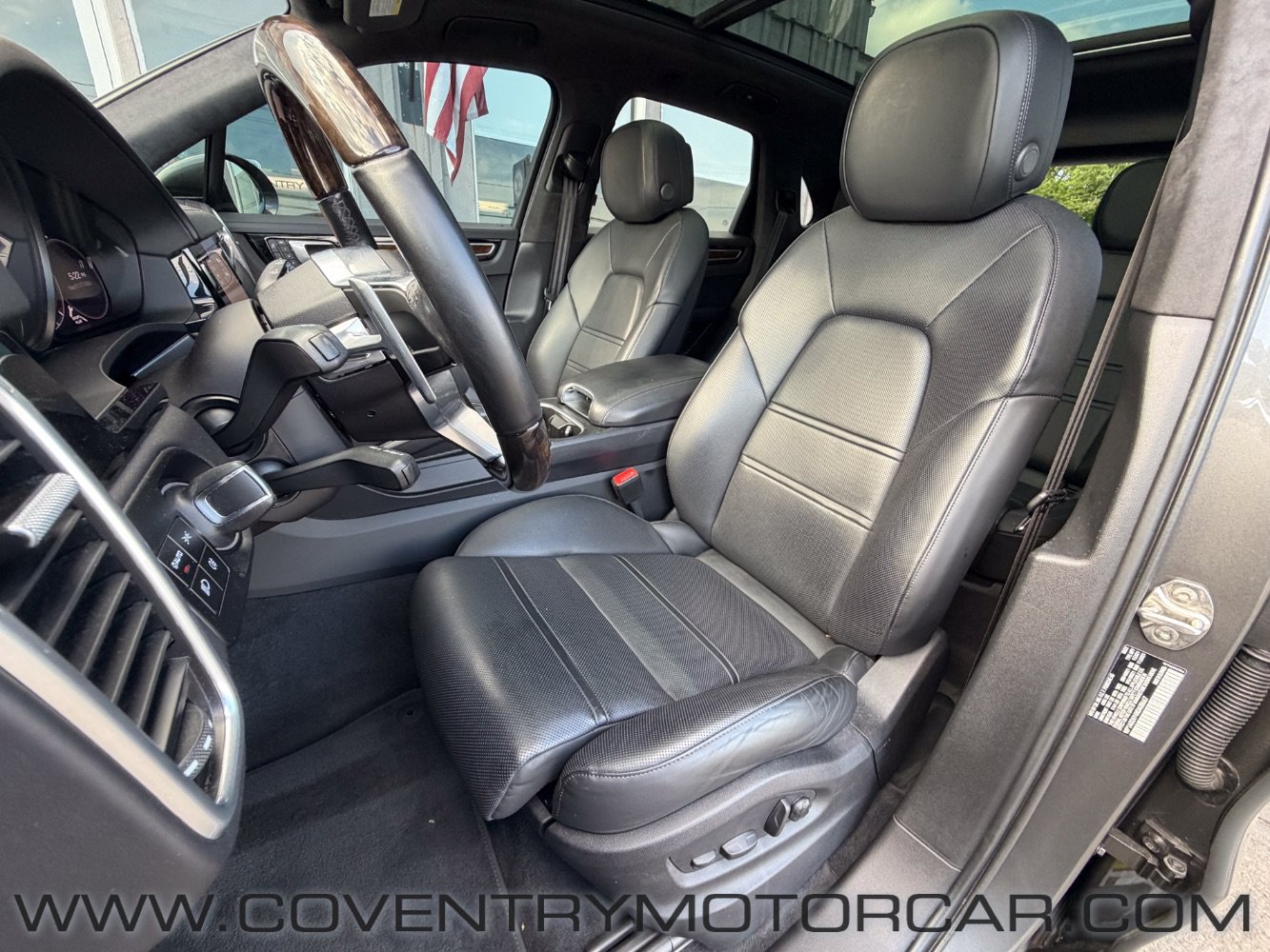 Used 2022 Porsche Cayenne GTS AWD/4WD image 37