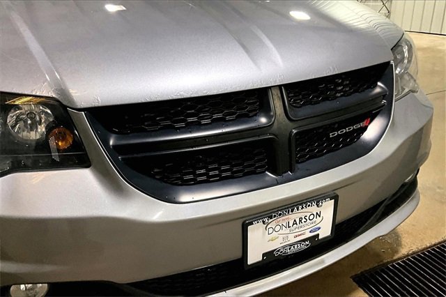 Used 2018 Dodge Grand Caravan SXT w/ Blacktop Package image 10