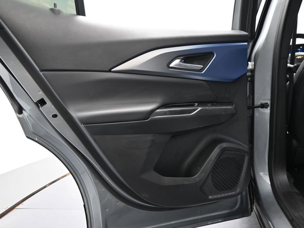 Used 2025 Chevrolet Equinox EV LT w/ Convenience Package image 26