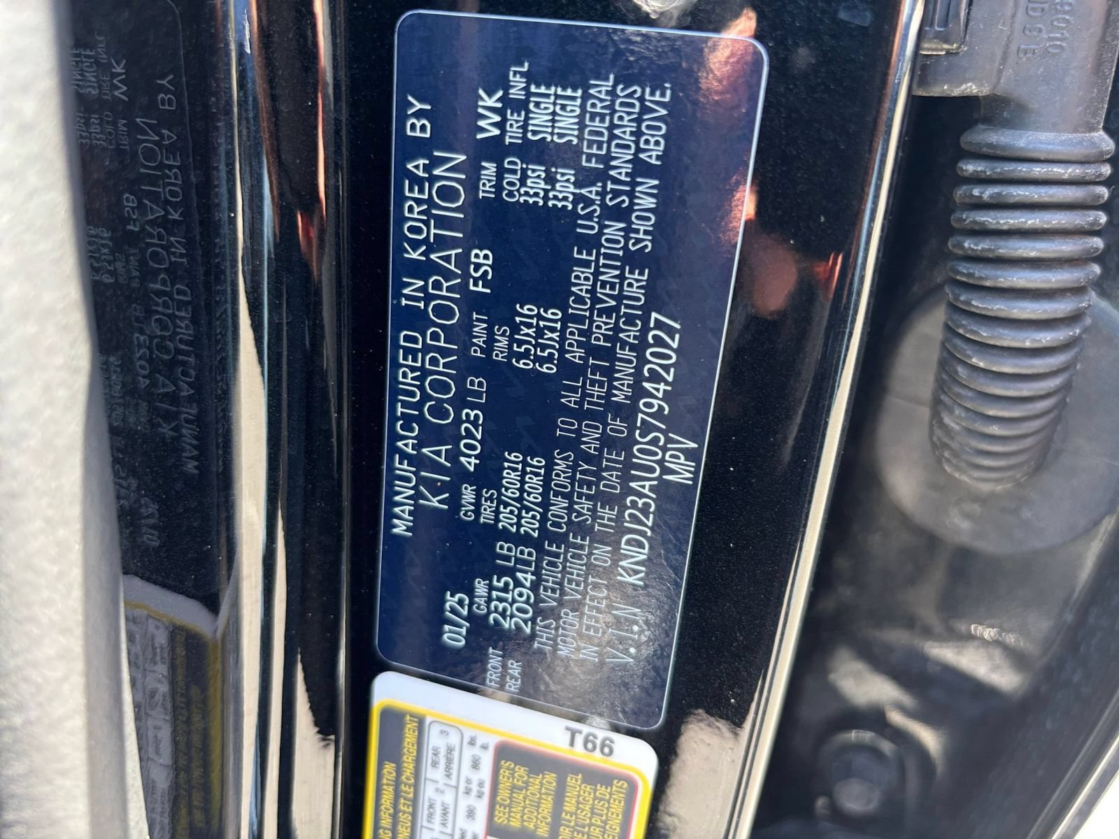Used 2025 Kia Soul LX w/ LX Technology Package FWD image 27