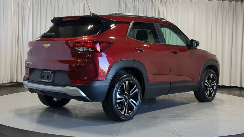 Used 2025 Chevrolet TrailBlazer LT w/ Convenience Package AWD/4WD image 8
