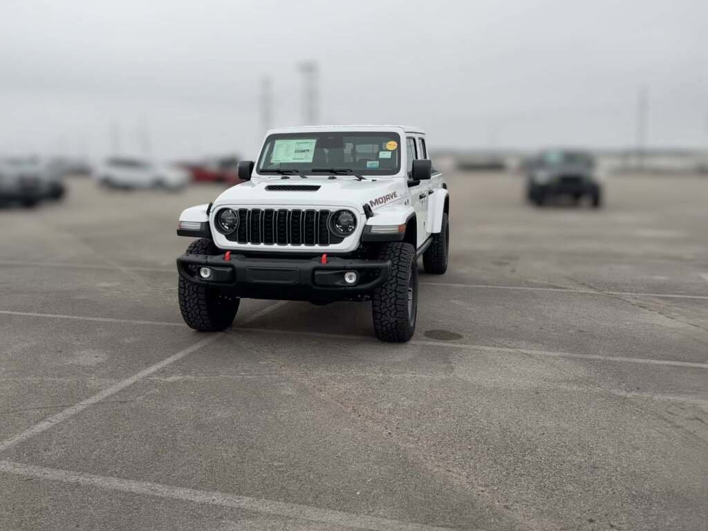 New 2026 Jeep Gladiator Mojave image 3