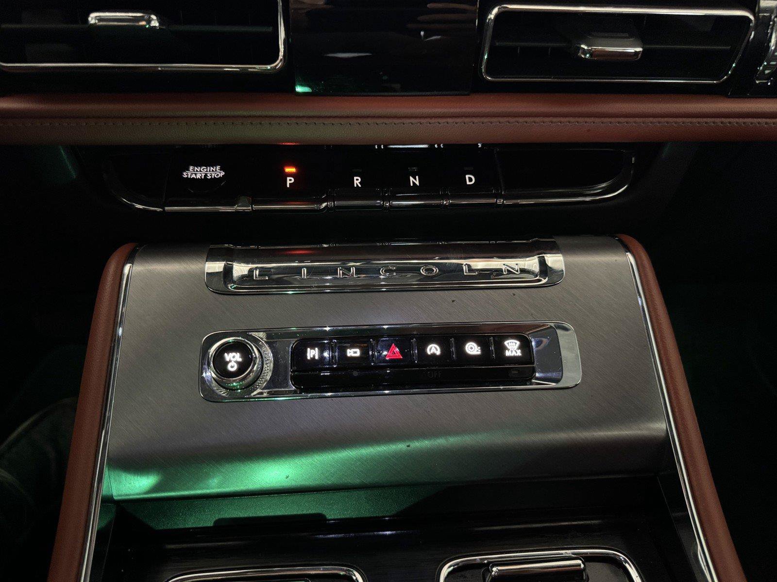 Used 2025 Lincoln Aviator Reserve w/ Equipment Group 201A AWD/4WD image 14