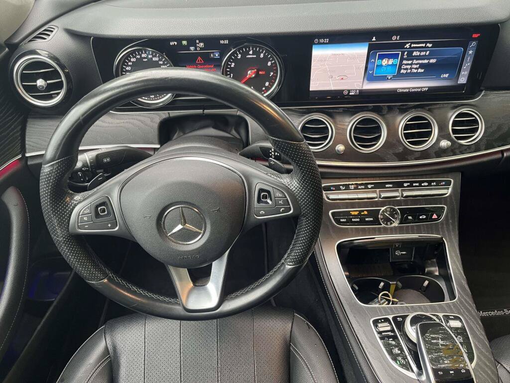 Certified 2018 Mercedes-Benz E 300 4MATIC image 2