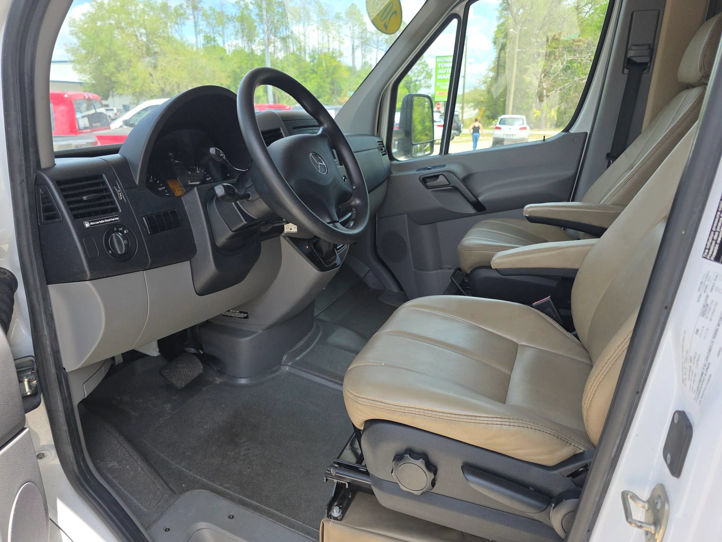 Used 2016 Mercedes-Benz Sprinter 3500 image 5
