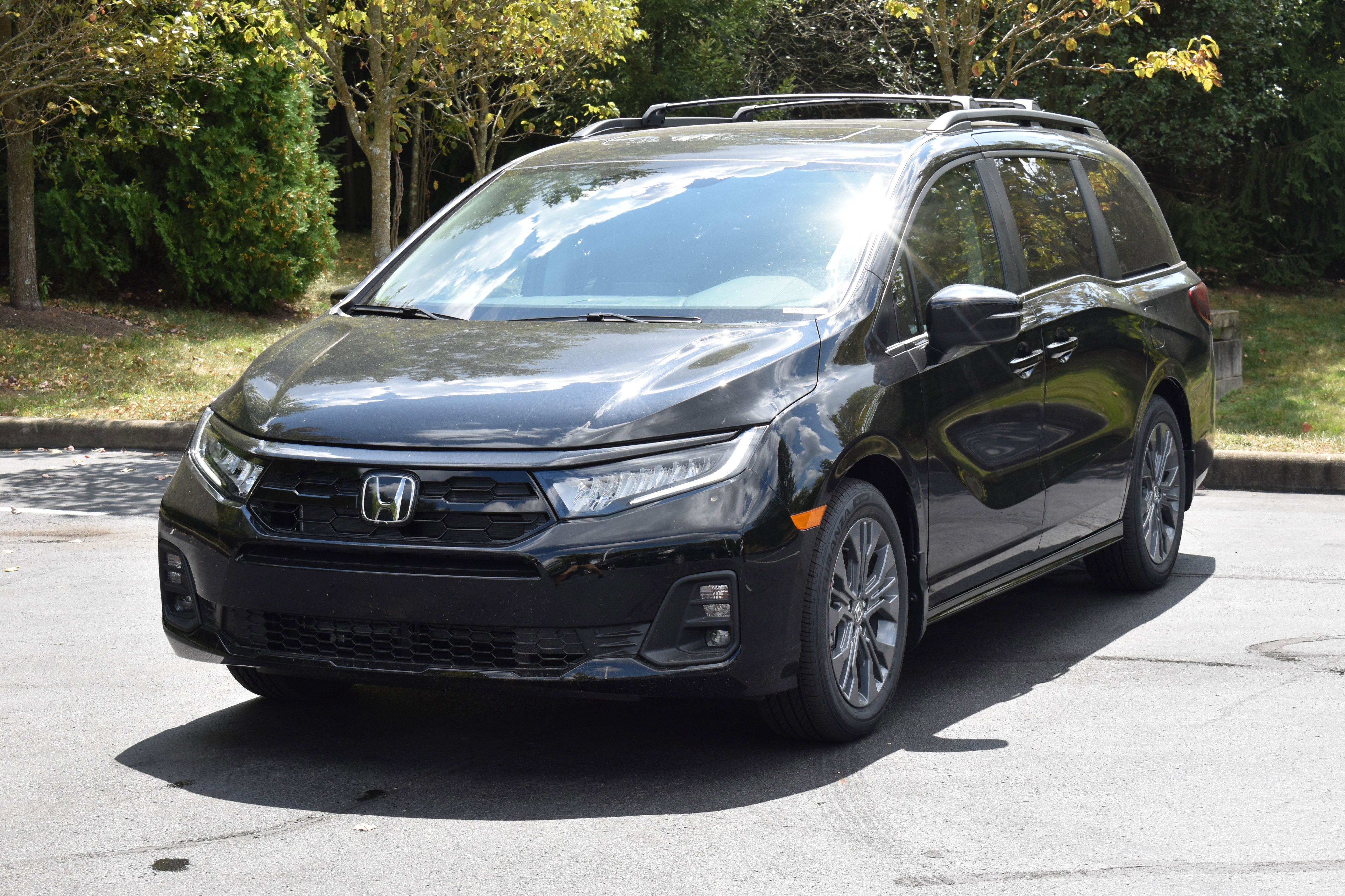 New 2026 Honda Odyssey Touring image 3