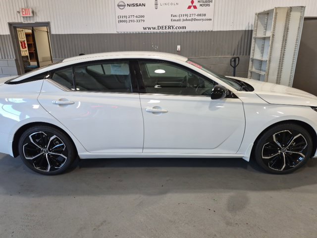 New 2026 Nissan Altima 2.5 SR FWD image 2