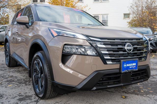 Certified 2025 Nissan Rogue SV image 4