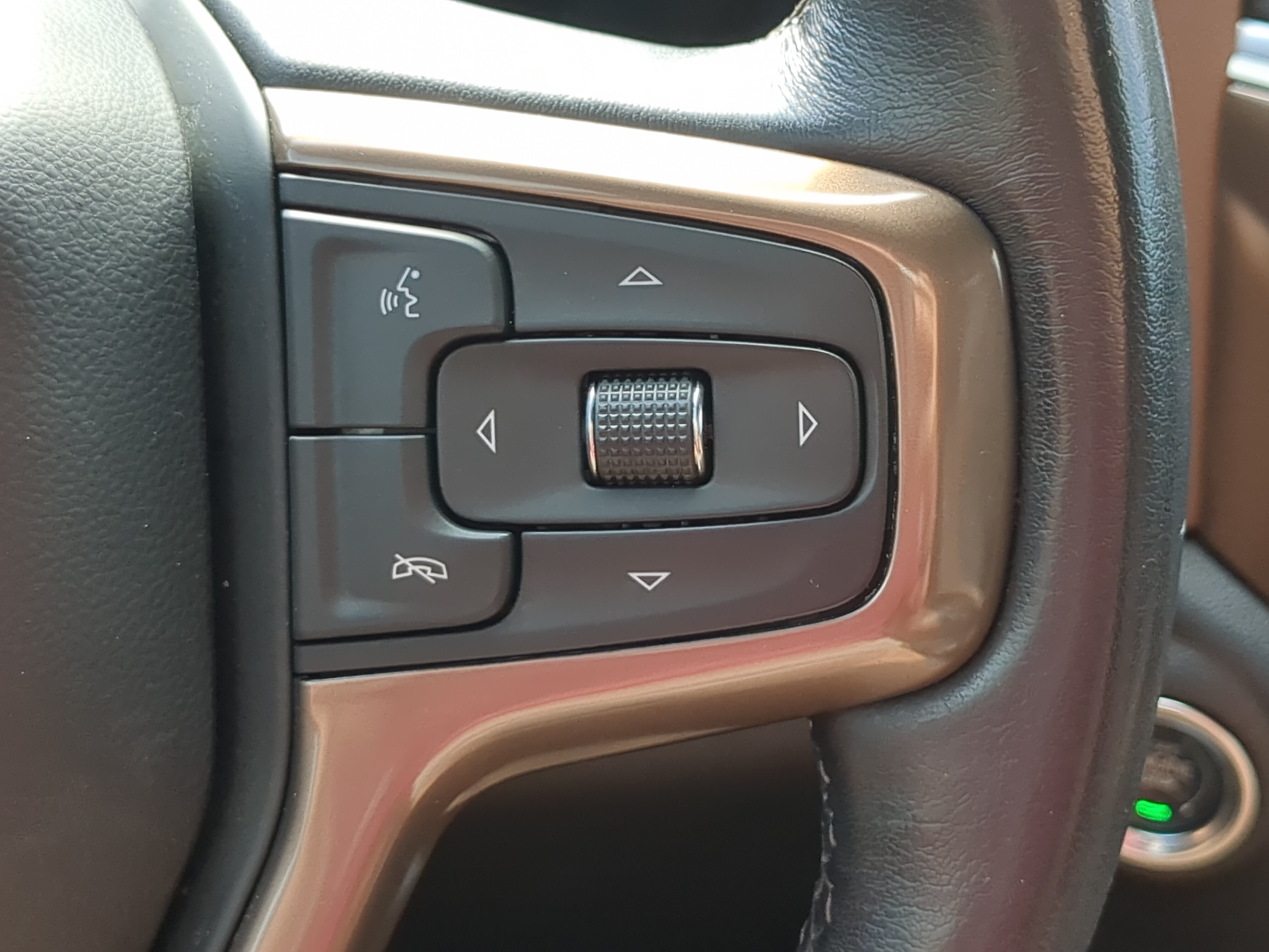 Used 2021 Chevrolet Silverado 1500 High Country w/ Safety Package II AWD/4WD image 25