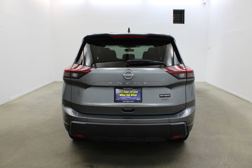 Used 2024 Nissan Rogue S image 4