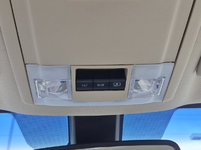 Used 2013 Lincoln MKS FWD image 20