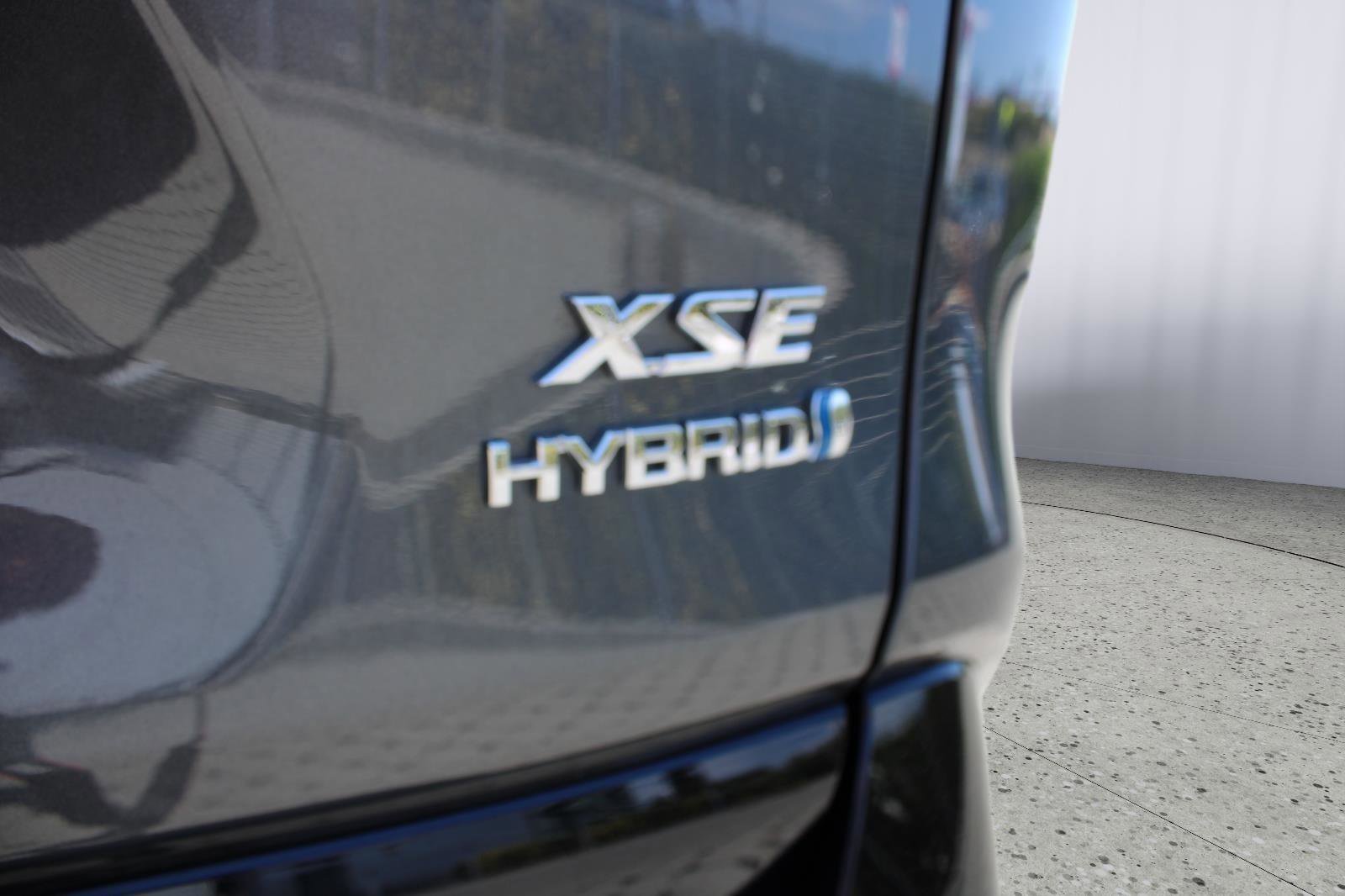 Used 2020 Toyota RAV4 XSE AWD/4WD image 12