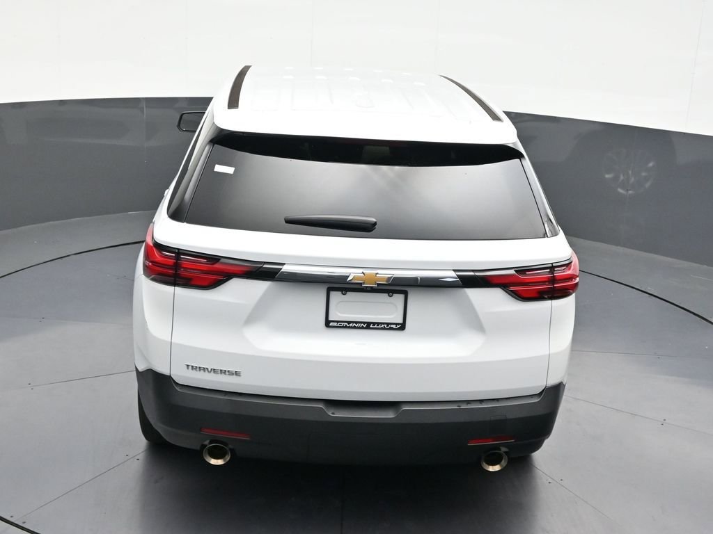 Used 2023 Chevrolet Traverse LS FWD image 19